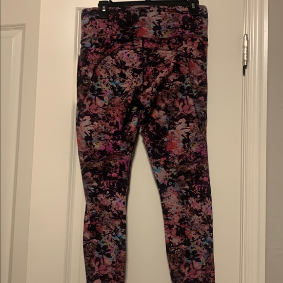 Lululemon Fast and Free HR Crop 23"
Sz 10, NWT - Picture 9 of 9